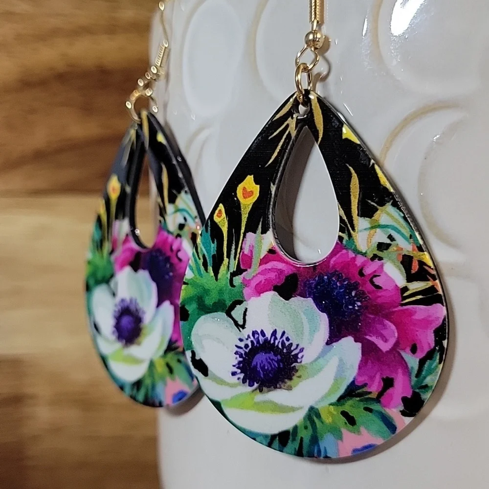 🔥LAST PAIR🔥 Vibrant Floral Teardrop Earrings - Picture 5 of 6
